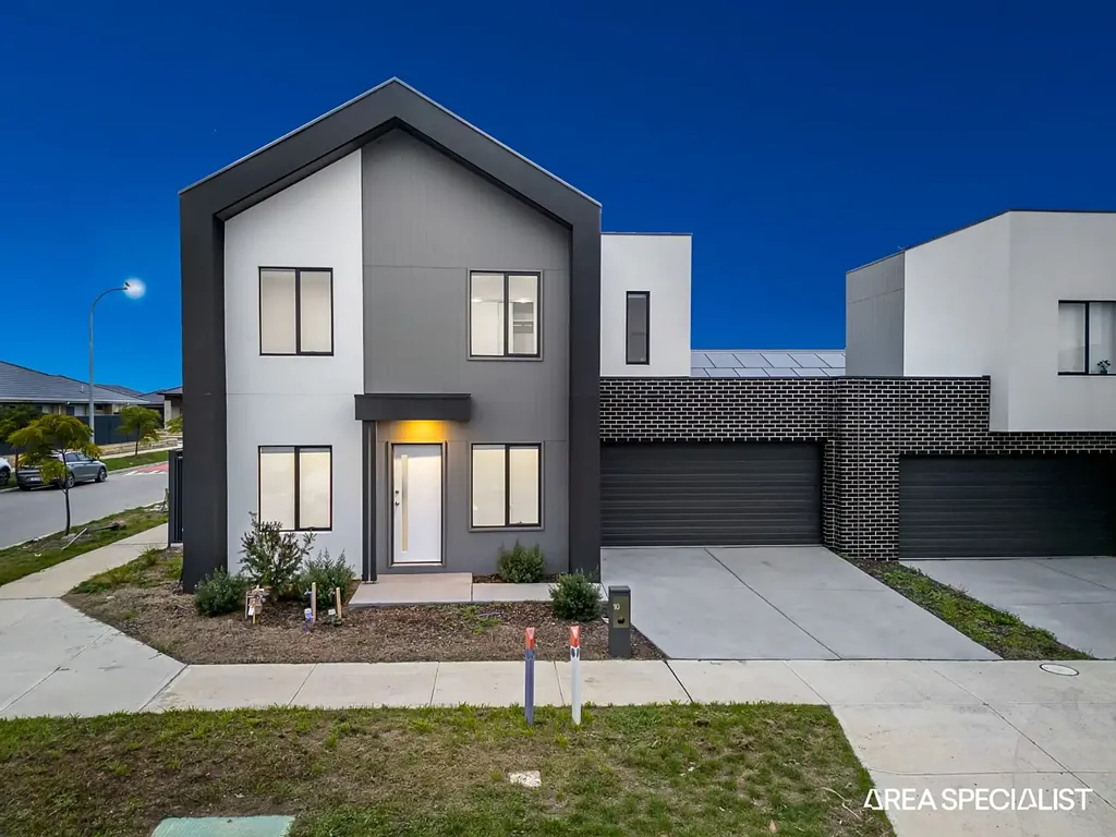 10 Glory Street, Clyde North, VIC 3978