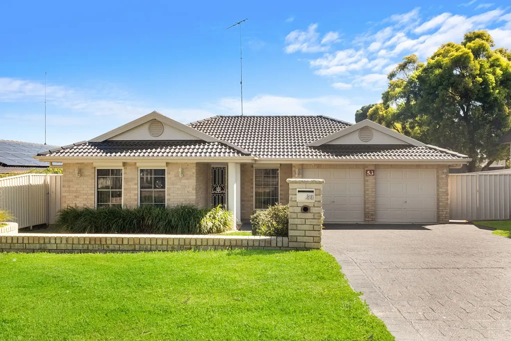 Riverstone 4 Bedroom Stunning Family Home on Expansive 831 sqm Block
