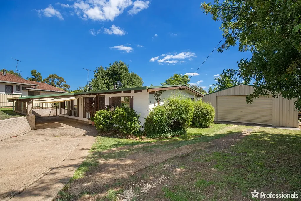 1 Bishop Crescent, Armidale, NSW 2350
