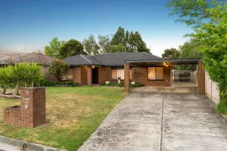 4 Malbec Drive, Mount Clear