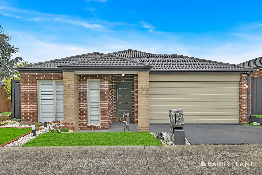 Four Bedroom Home in Doreen!