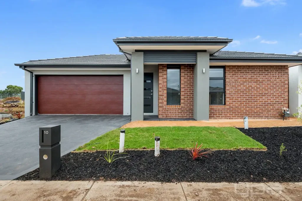 10 Butternut Street Beauty!
