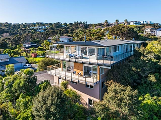52 Beauvoir Avenue, Matakatia, Rodney District