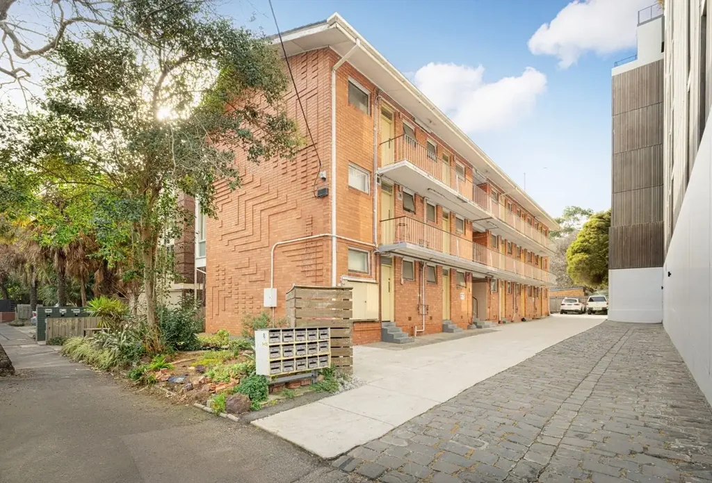 Bright, Modern & Perfectly Placed for CBD Commuters