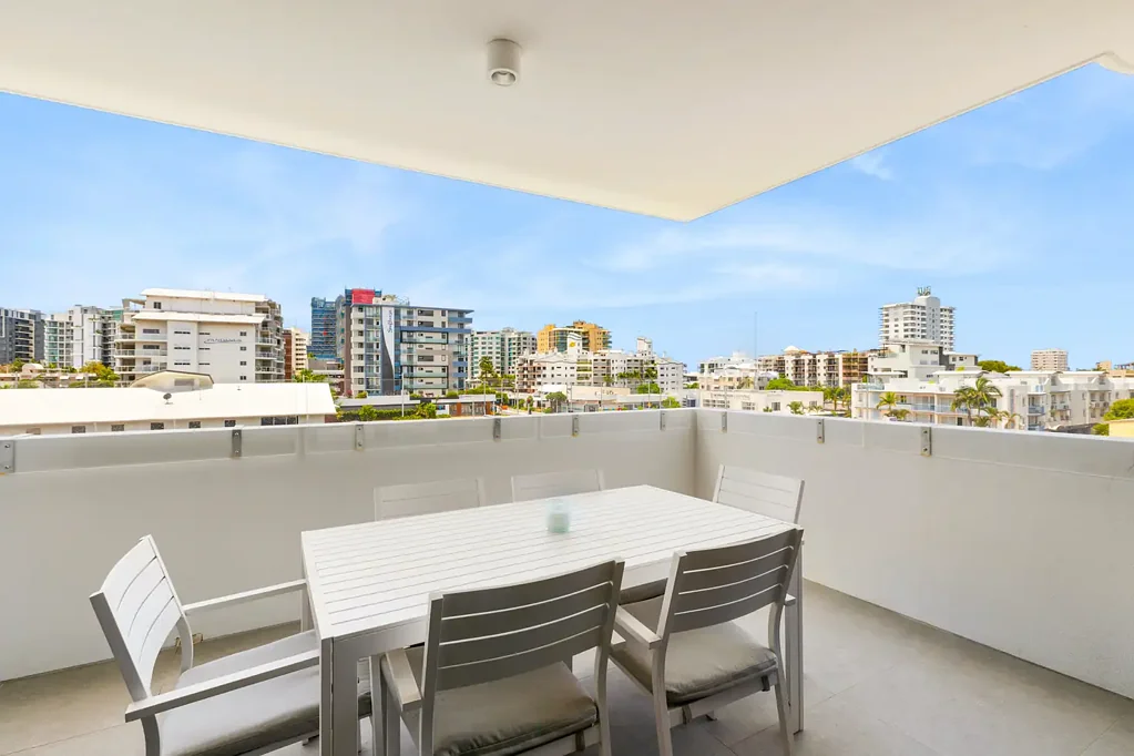 Mooloolaba 2ਬੈੱਡਰੂਮ Refined Coastal Elegance in the Vibrant Heart of Mooloolaba