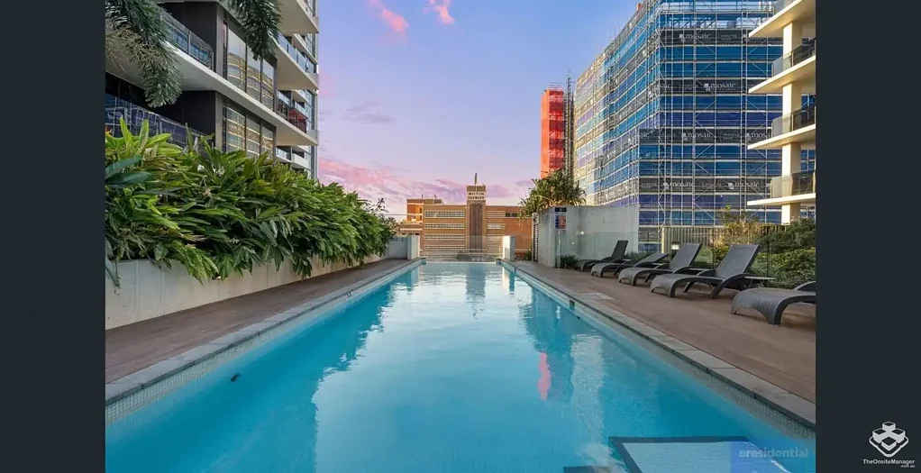 UNFURNISHED 2 X BED, 2 BATH- RIVER & CITY VIEWS + CAR PARK