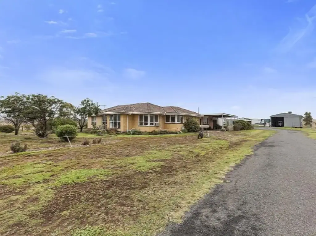 Anakie 8 Acres land with House for sale in Anakie vic
