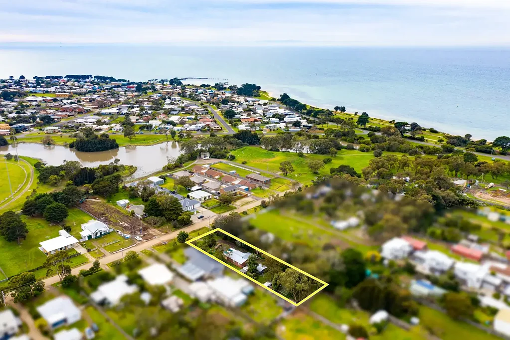 St Leonards 2房  Reduced Price - Unique Development Opportunity – 1,690m² (approx.)