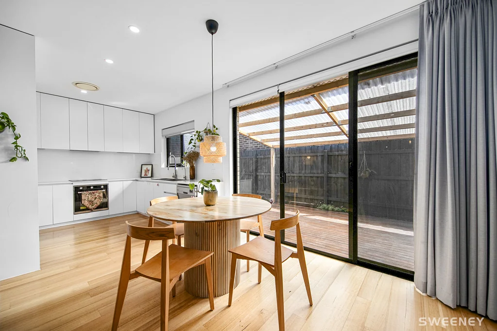 3/32 Cyclamen Avenue, Altona North, VIC 3025