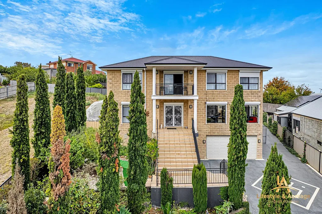 Pakenham 5Kwarto "Luxury Living in One of Pakenham’s Most Exclusive Locations"