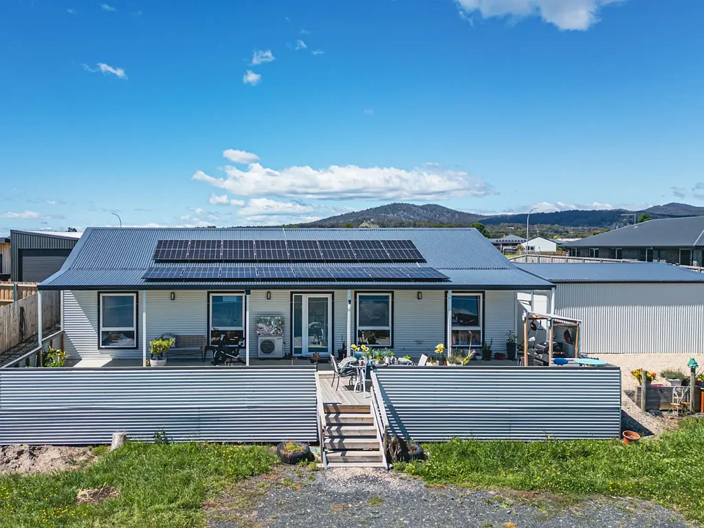 St Helens 3Moenga KEEN VENDOR - high energy efficient home with rural aspect