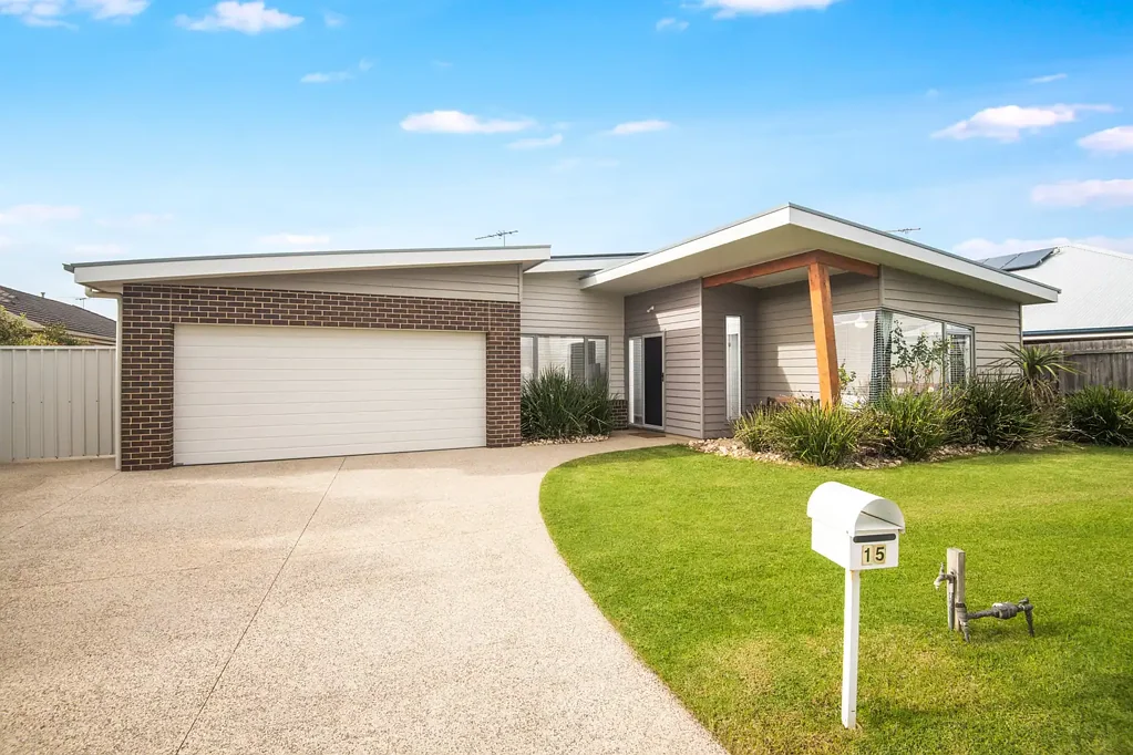 St Leonards 4 Slaapkamer Spacious Coastal Living with Modern Appeal