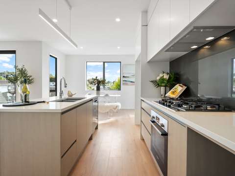 Browns Bay 5房  Spacious Brand-New Home in Rangi Zone