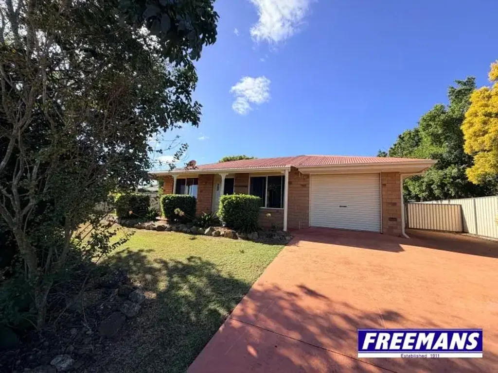 Kingaroy 4 Bedroom Corner 910m2 allotment with dual street access