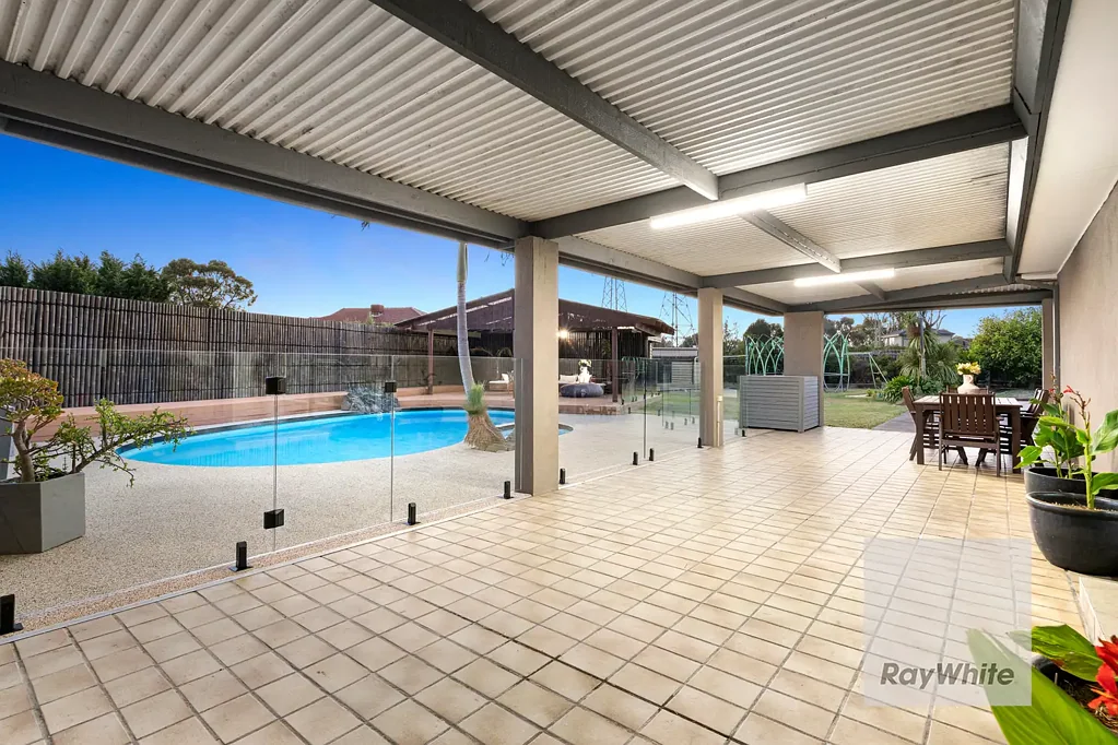 Mill Park 6 Bedroom Resort Lifestyle at its Best on 1,200sqm Allotment!