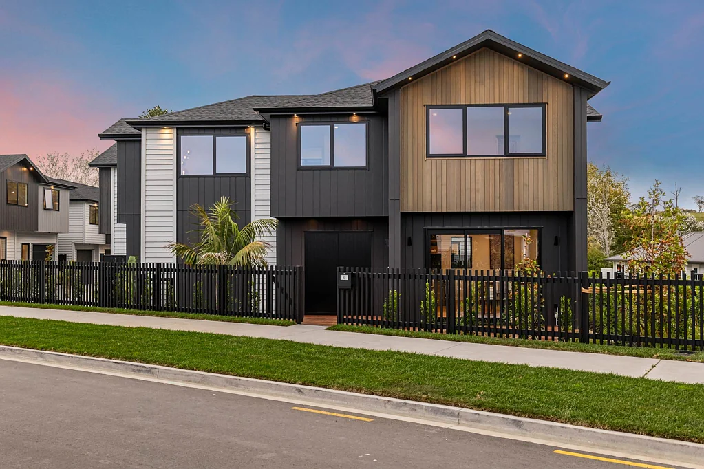 Milldale 4房  Premium Corner Living, Award-Winning Build