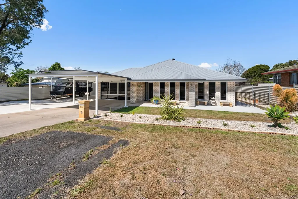 Pittsworth 4ਬੈੱਡਰੂਮ Tasmania's waters are calling their owner back home.
