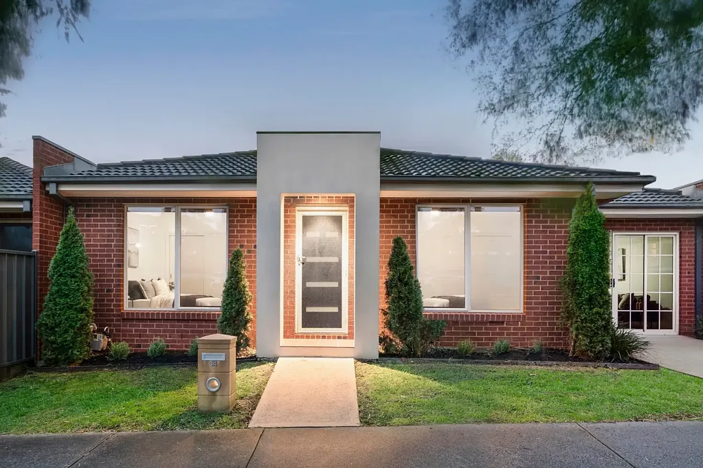 Airport West 2Zimmer Light-filled living on its own title