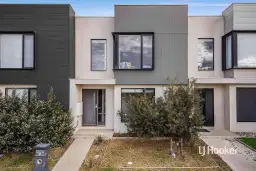 22 Heathwren View, Werribee