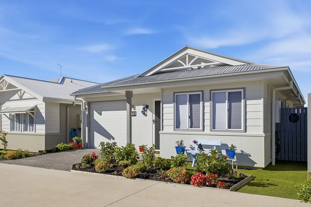 Urangan 2房  HERE'S THE ONE YOU'VE BEEN WAITING FOR... FROM THE MID $500,000s!