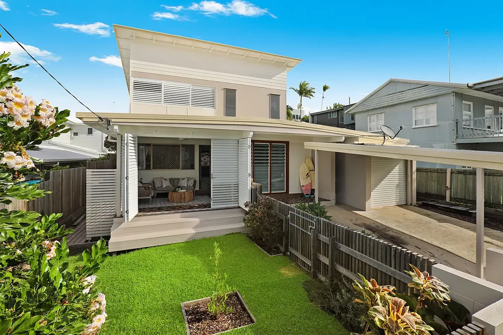 Beachside Beauty - Dual Living -Pool