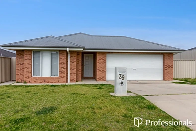 39 Muttama Parade, Gobbagombalin, NSW 2650, 4 slaapkamers, 2 badkamers, House