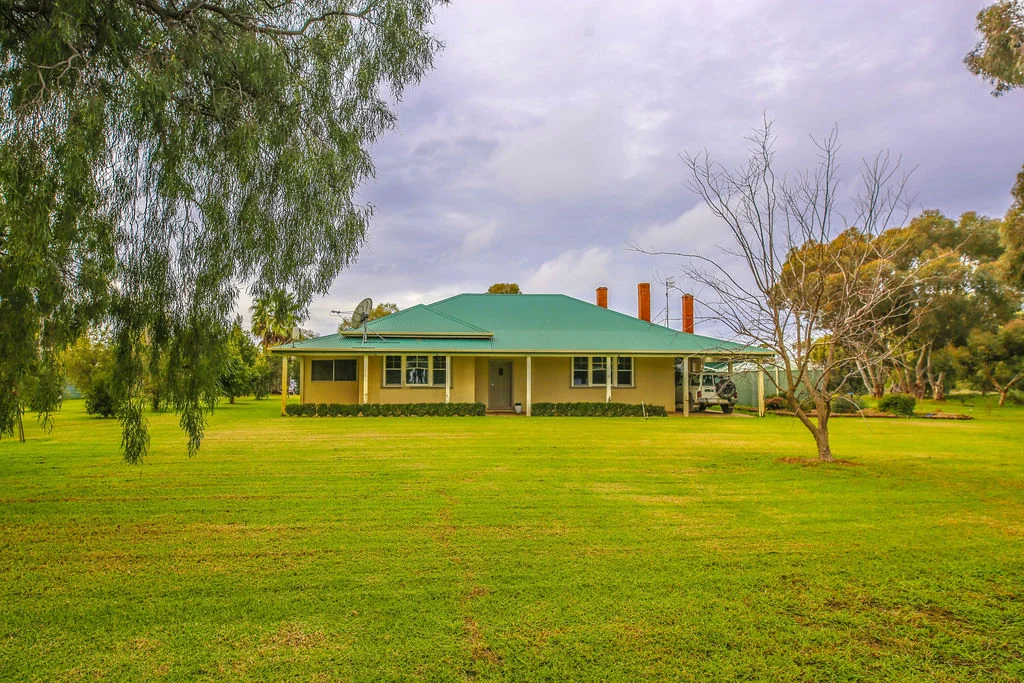 'Moystn Park' 1432 North Aratula Road, Deniliquin, NSW 2710