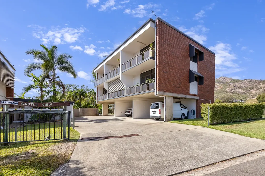 North Ward 2બેડરૂમ Strand Lifestyle with Castle Hill and Magnetic Island Views