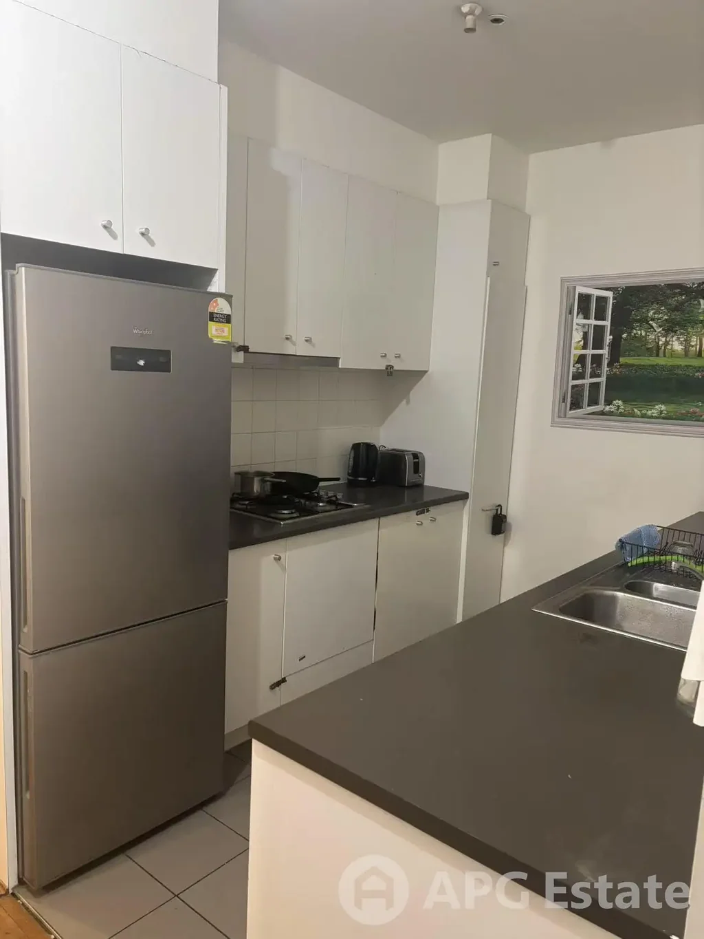 Modern Fully Furnished CBD Apartment Steps from Transport, Parks & Shopping