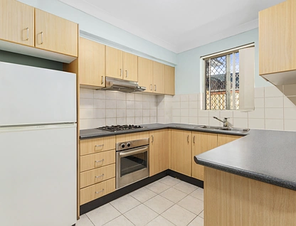 2/90-92 Gloucester Road, Hurstville, St George, 2 rūma, 1 rūma horoi, Apartment