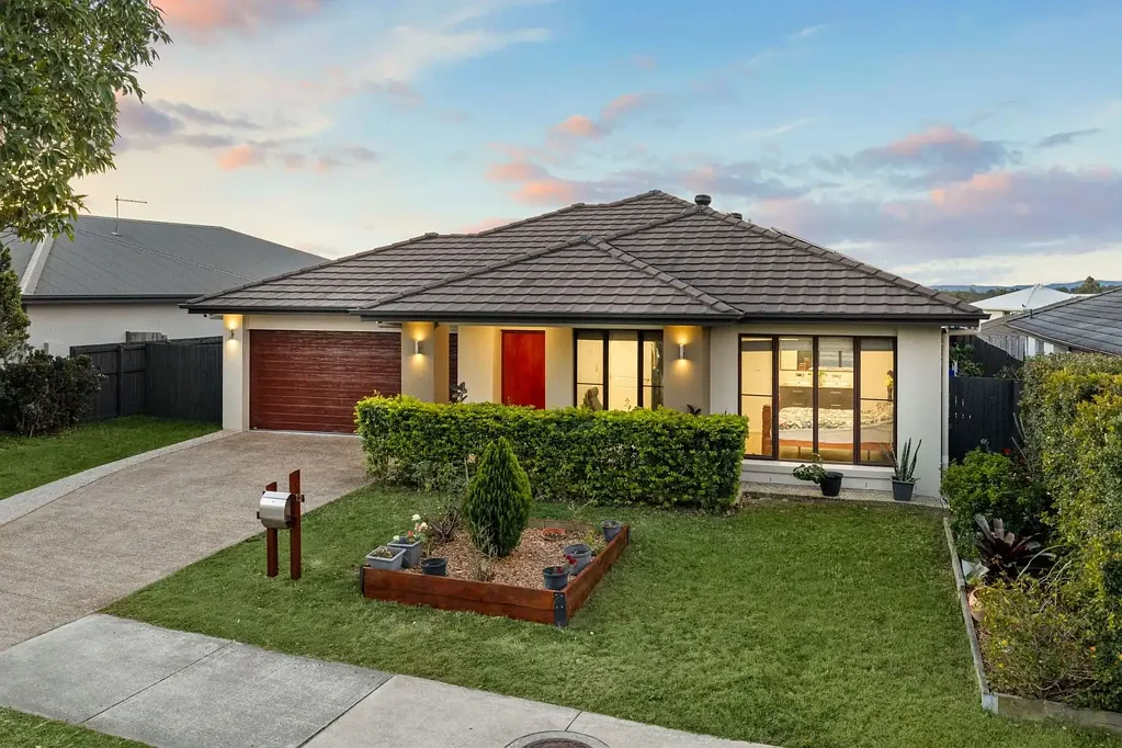 Bellbird Park 4房 宽敞生活与卓越生活方式在582平方米土地上完美结合!!! Spacious Living Meets Lifestyle Excellence on 582m²!!!