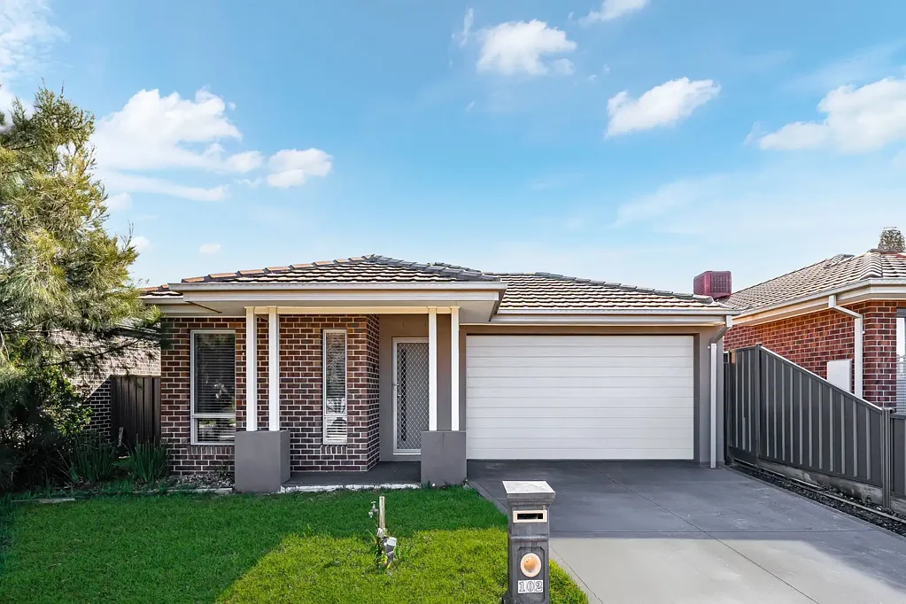 102 Arena Avenue, Roxburgh Park, VIC 3064
