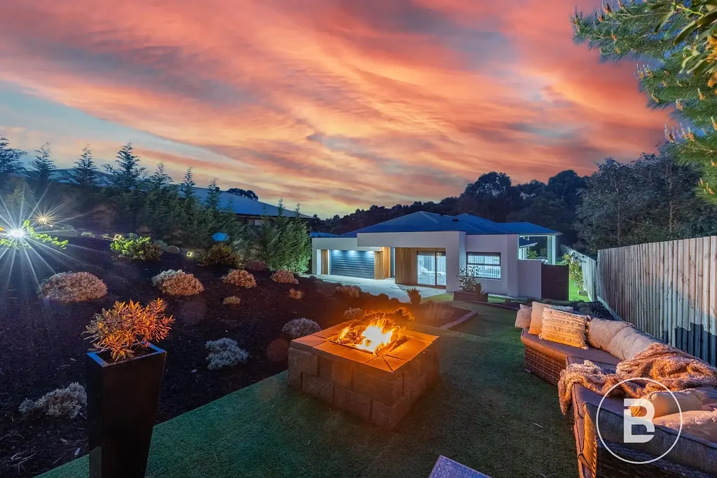37 Hermitage Avenue, Mount Clear, VIC 3350