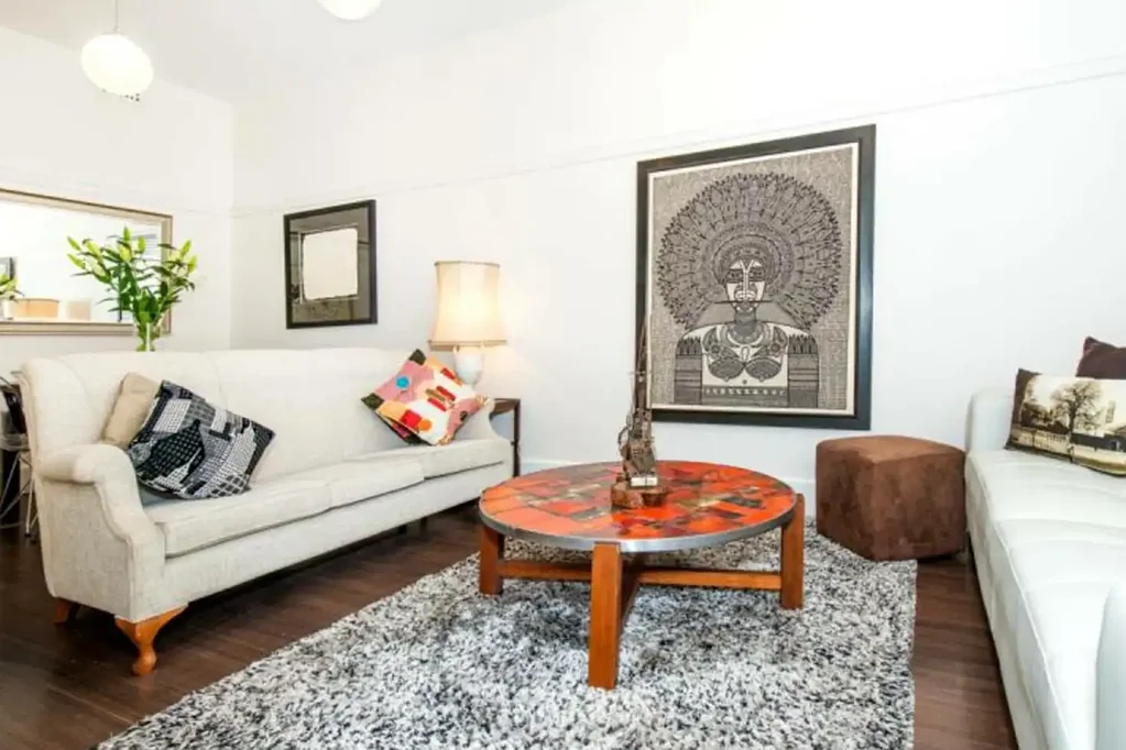 Lovely and bright with a sunny north aspect, interiors are enhanced by 2.9m ceilings one bedroom apartment of the grand Harrow Mansions.