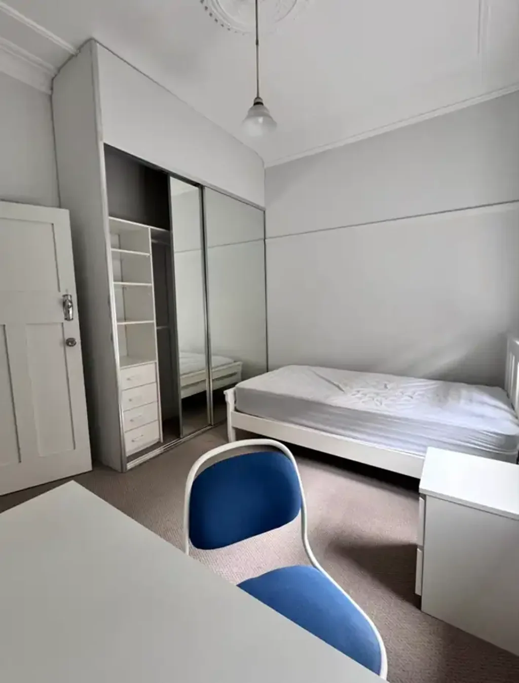 Fully Furnished Bedrooms in Share House - Bills Included