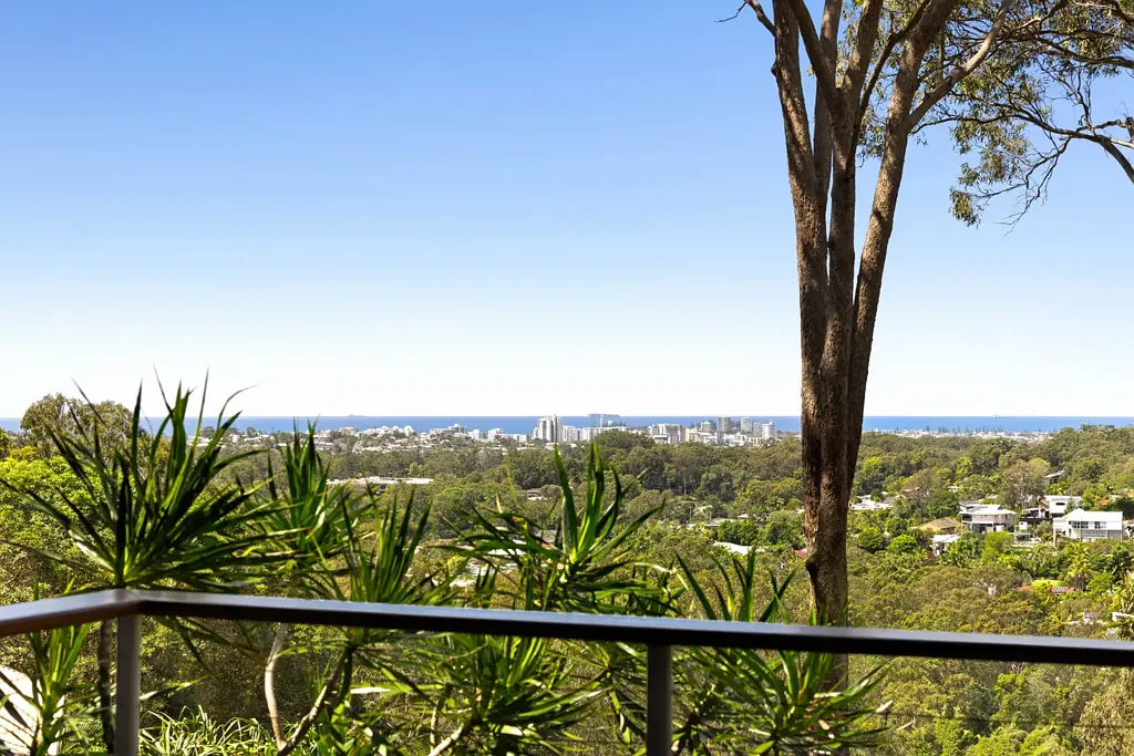 Buderim 4Kwarto Elevated Living with Panoramic Coastal Views!