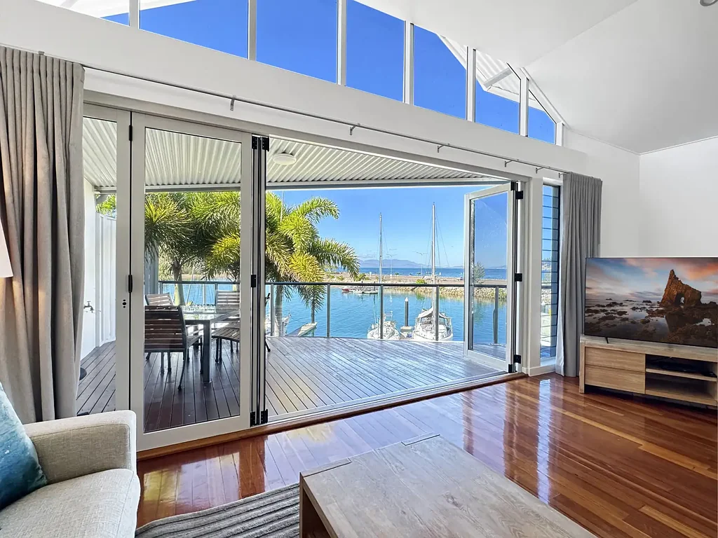 Nelly Bay 3 Bedroom Waterfront Townhouse with exceptional views & 16m multihull marina berth