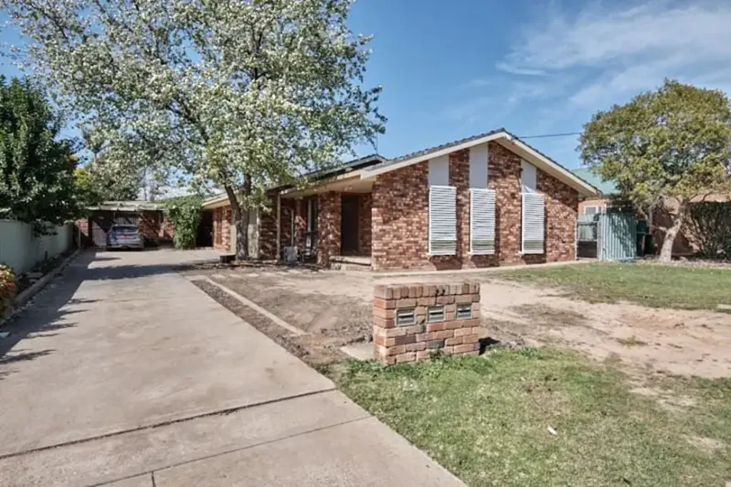 FANTASTIC 3 BEDROOM UNIT