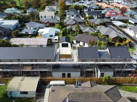 Saint Albans 2房  Roofs are on! Only 3 homes remaining!