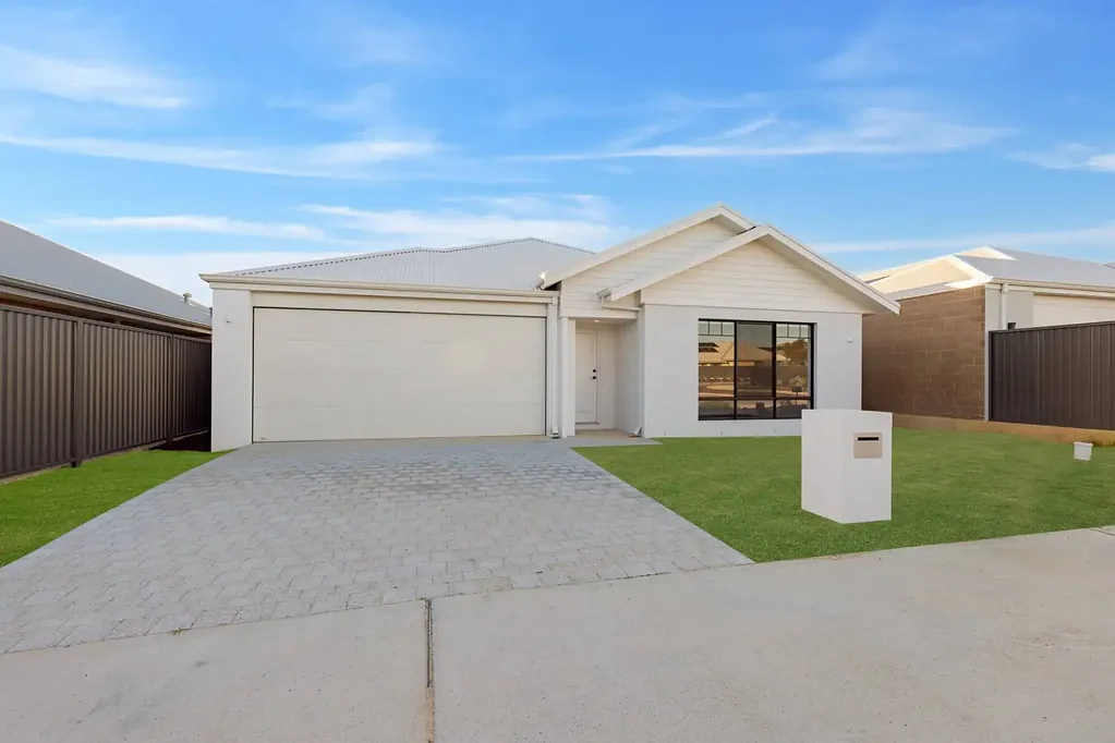 32 Pandora Drive, Jindalee, WA 6036