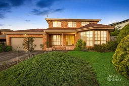 15 Huxley Crescent, Endeavour Hills