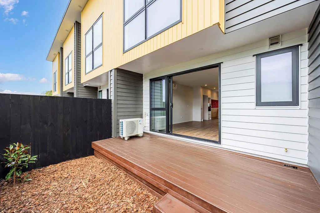 4/21 Peachgrove Road, Te Atatu Peninsula, Waitakere City, Auckland