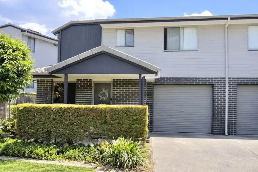 Dakabin 3 Slaapkamer 3-Bedroom Townhouse in Dakabin – Great Location!