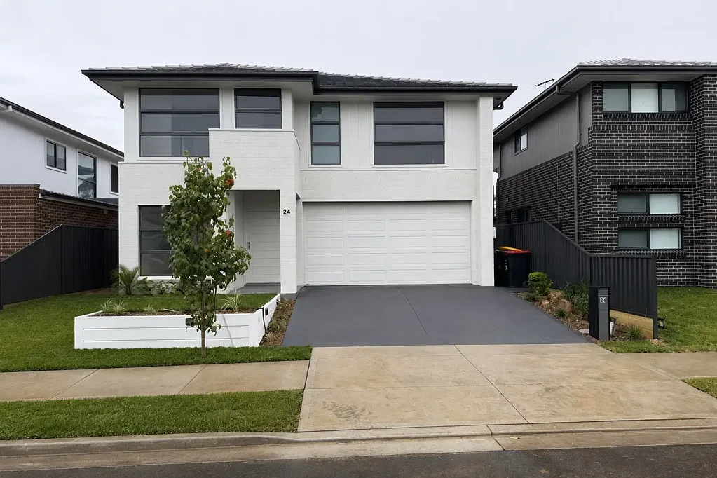 Contemporary Family Living with 5 Bedrooms, 3 Bathrooms & Double Garage