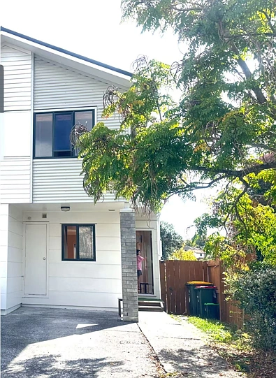 Three bedroom Townhouse in Albany