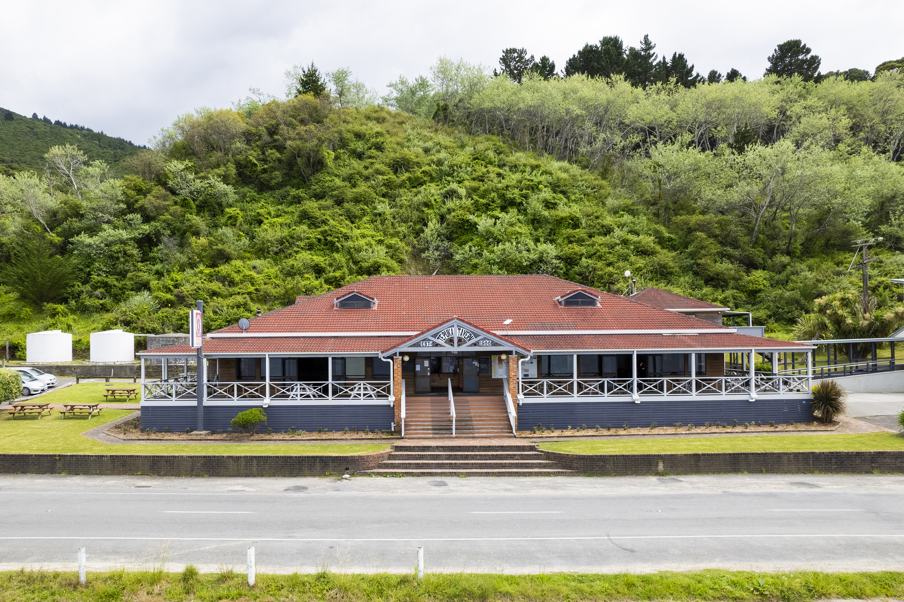 153 Beach Road, Tokomaru Bay, Gisborne, 4 rūma, 0 rūma horoi, Home & Income