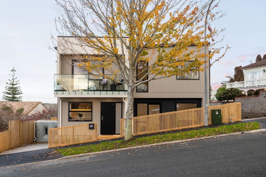 Hamilton Lake 3ਬੈੱਡਰੂਮ Statement Home for the Bold & Brilliant