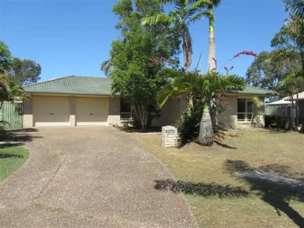 Spacious Living with Shed & Solar in Eli Waters
