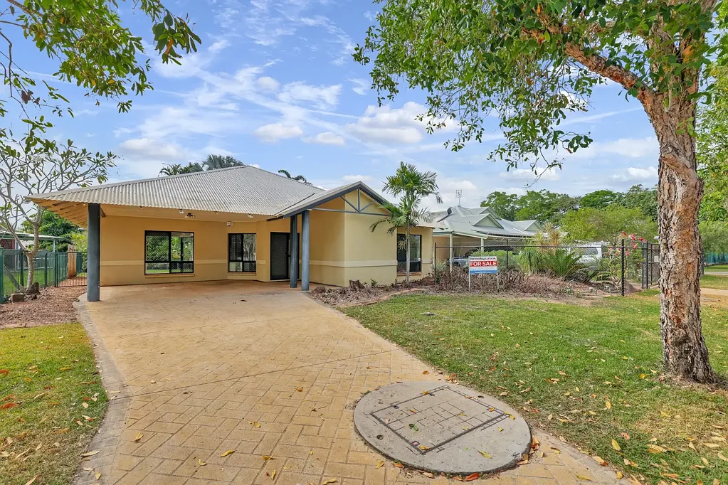 Gunn 3બેડરૂમ 3 bedroom, 2 bathroom home in Gunn with shed, close to school and shops