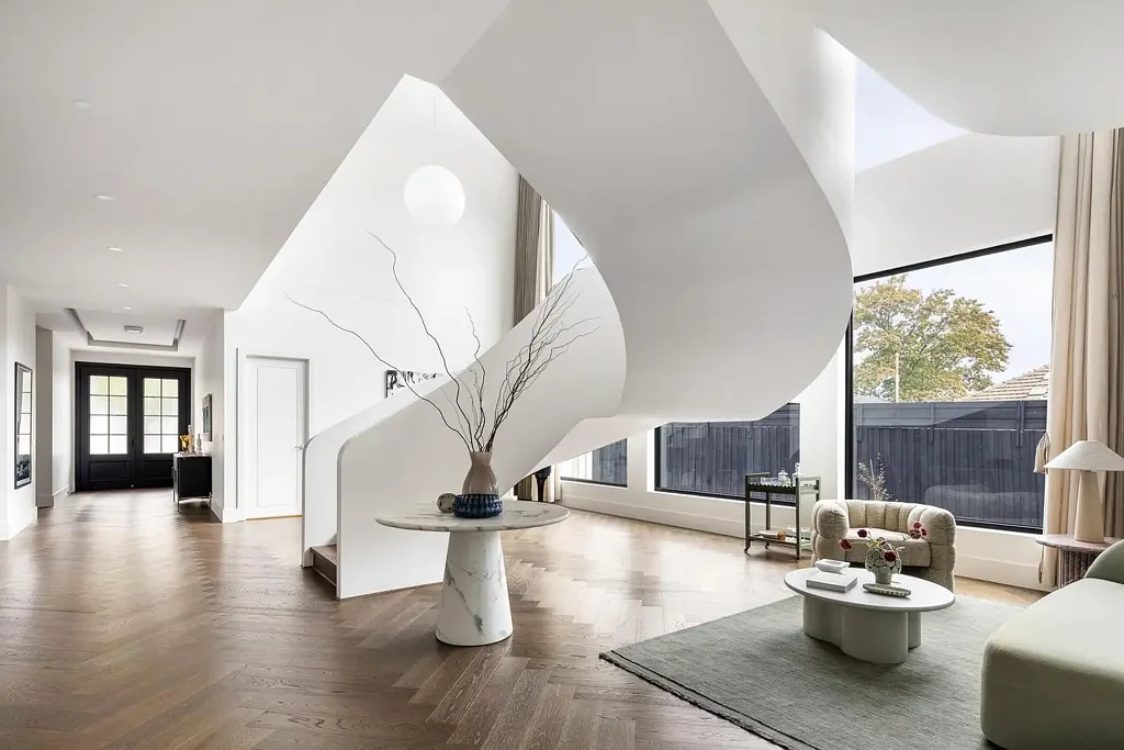Glen Iris 5房 五卧五卫奢宅 现代优雅工艺 顶级定制细节 家庭焦点地段 绿荫环绕便利 Unsurpassed Family Sophistication
